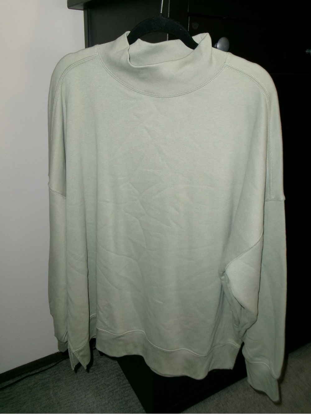 American Eagle Outfitters Women’s Oversized Mockneck Sweatshirt in Olive - XL